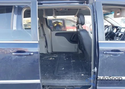 2014 Chrysler Town & Country Touring z USA, uszkodzony, nr VIN 2C4RC1BG1ER448985